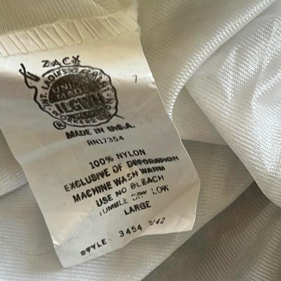 Vintage White Cami - Picture 6 of 7